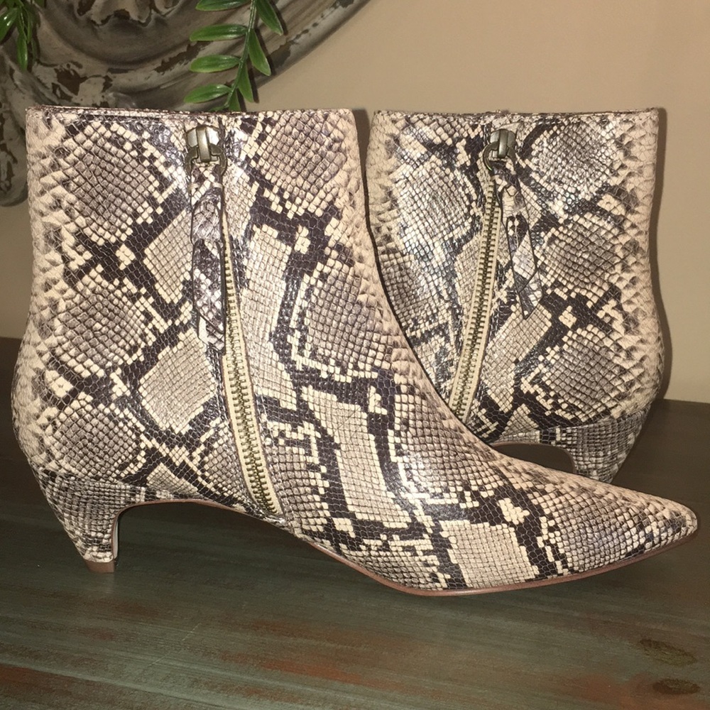 Splendid Women’s Nettie Natural Kitten Heel Bootie - Picture 11 of 16